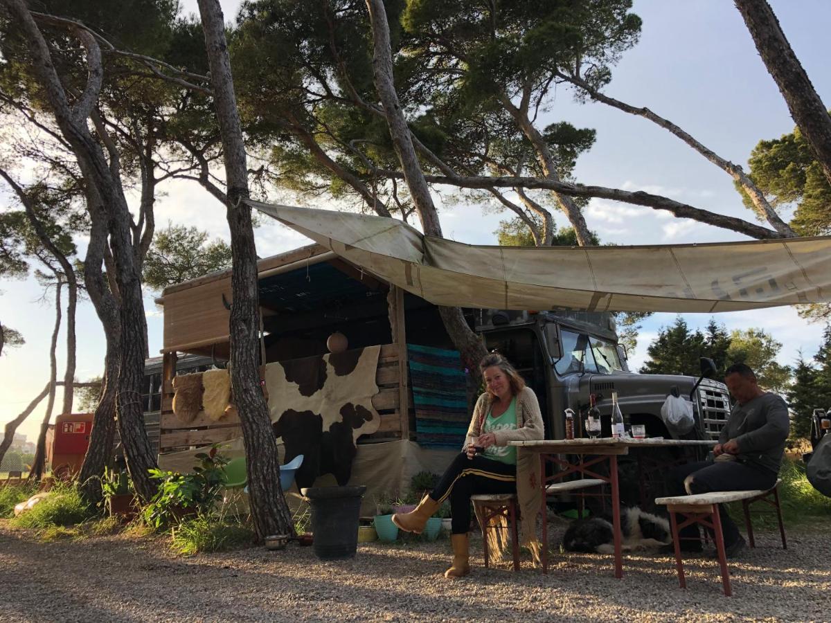Kemping Vintage Camper - And Ibiza *